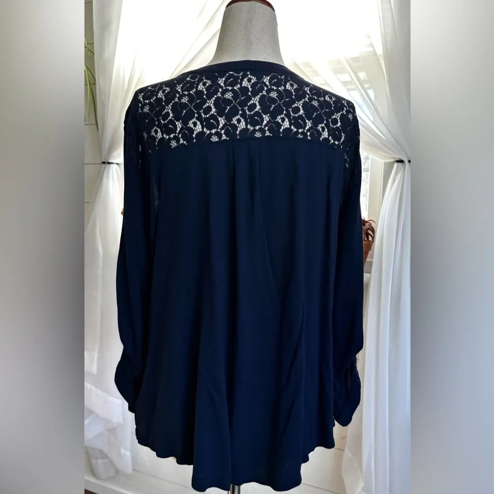 New York & Company Navy Top Size: Large